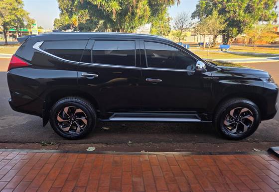 MITSUBISHI PAJERO SPORT 2.4 16V MIVEC TURBO DIESEL HPE-S AWD AUTOMÁTICO MITSUBISHI PAJERO SPORT 2.4 16V MIVEC TURBO DIESEL HPE-S AWD AUTOMÁTICO
